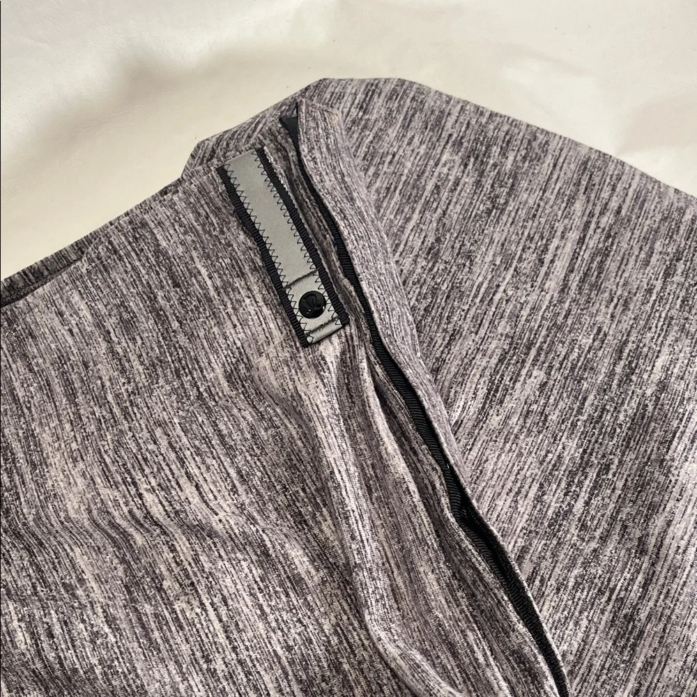 Lululemon Vinyasa Wrap Heathered Grey Scarf - Picture 2 of 6